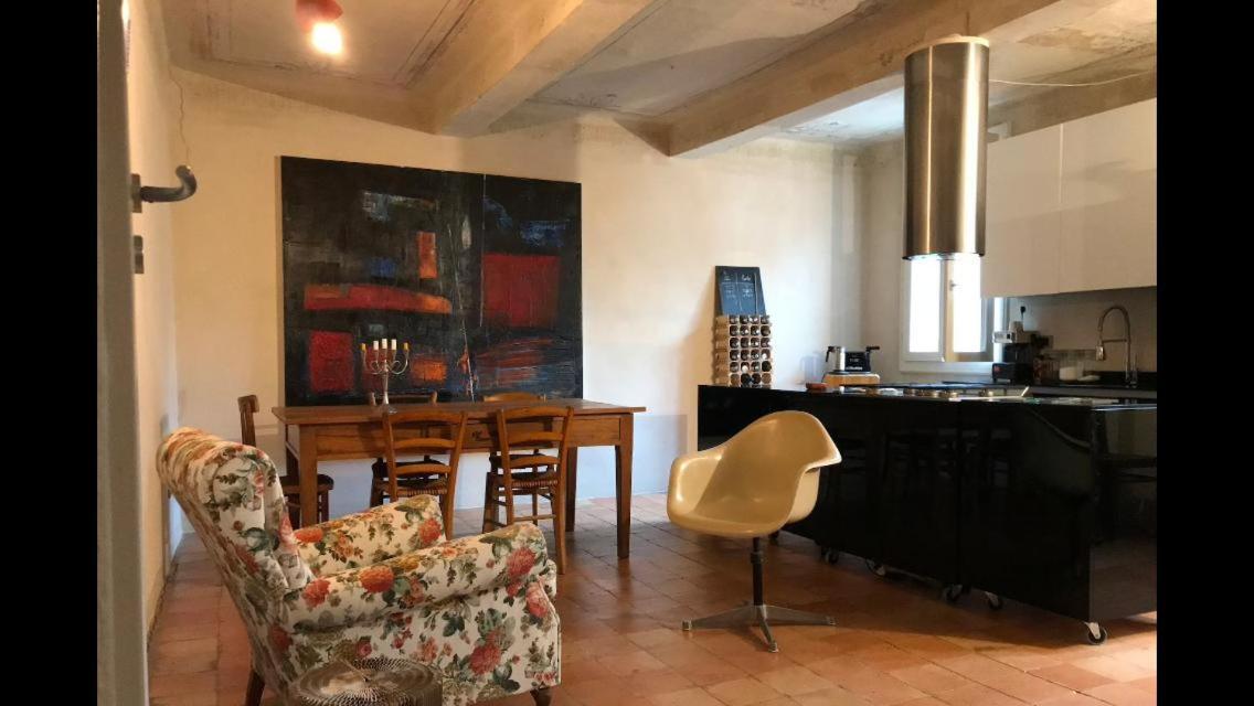 Casa Luminosa Con Giardino In Centro Storico Leilighet Reggio Emilia Eksteriør bilde
