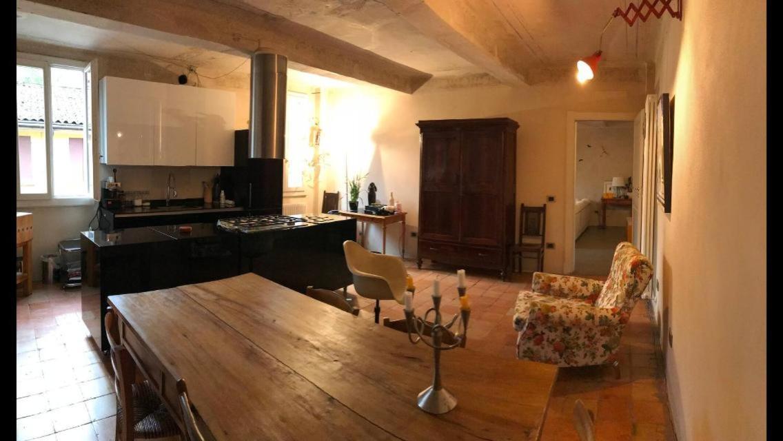 Casa Luminosa Con Giardino In Centro Storico Leilighet Reggio Emilia Eksteriør bilde